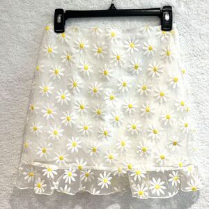 Charming White & Yellow Daisy Flower Women’s Mini Skirt Size Small Forever 21